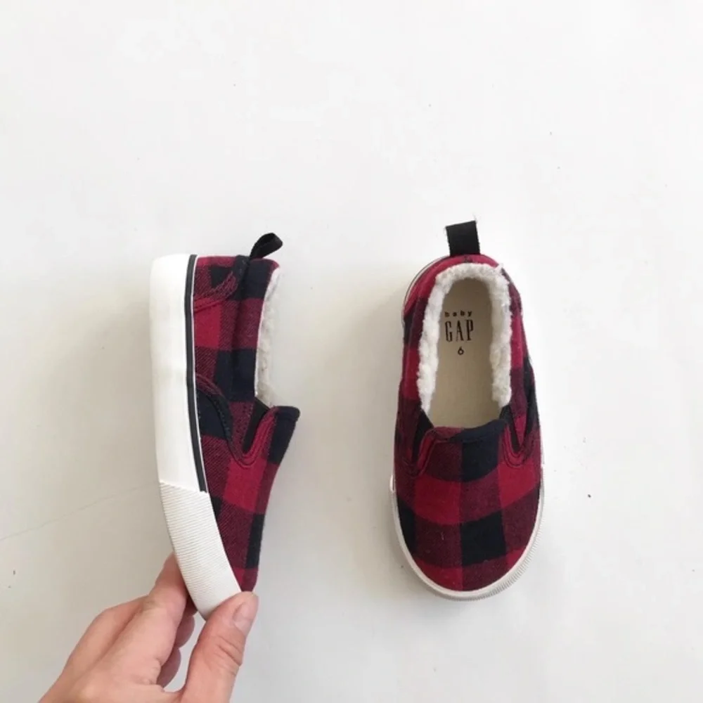 BABygap buffalo plaid slip on shoes EUC size 6